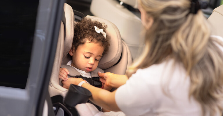 Lifestyle Graphic Car Seat Fit Finder Page Banner