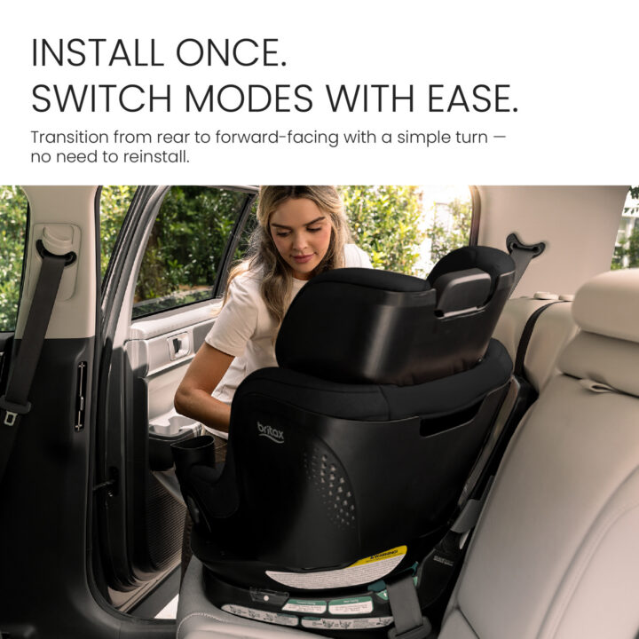 Install once. Switch modes with ease. Transition from rear- to forward-facing with a simple turn – no need to reinstall.